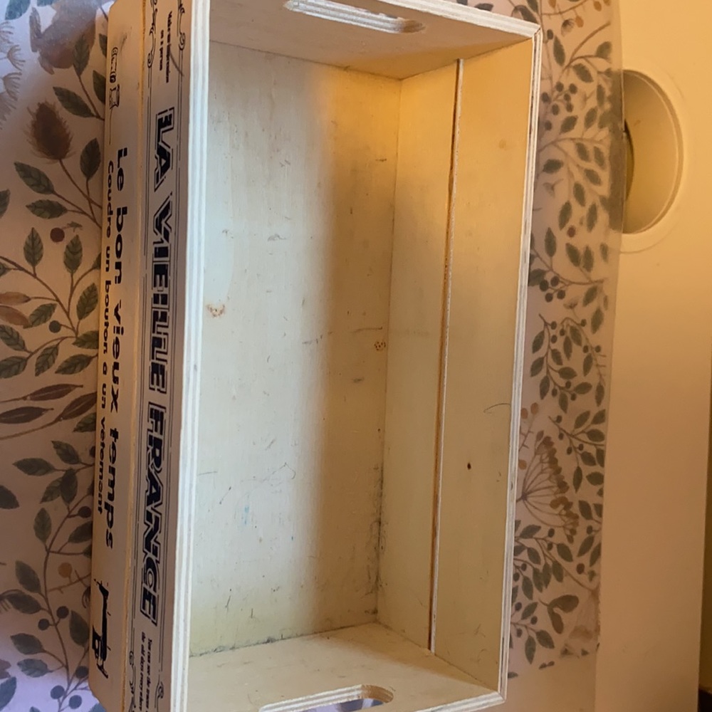 Box - Picture 2 of 4